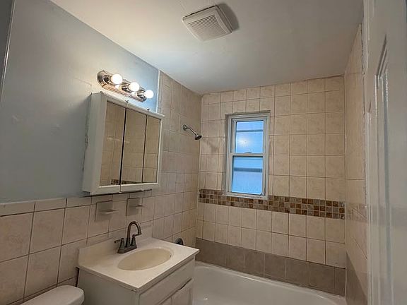5th image of 632 Cora Pl #1