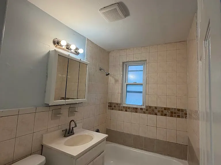 632 Cora Pl #1 — Photo 5