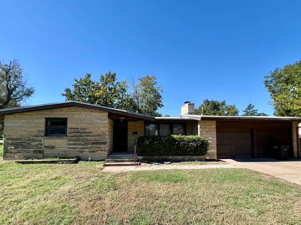 1105 N 7th St, Arkansas City, KS 67005