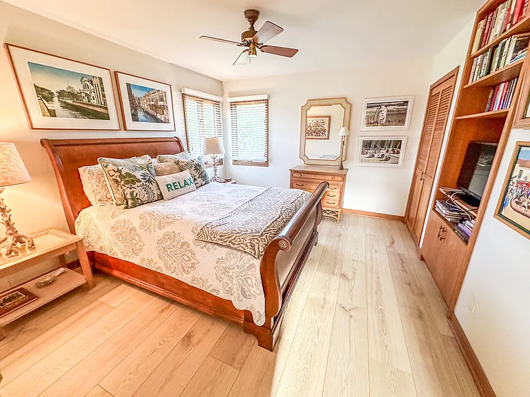 725 Conn Way — Photo 13