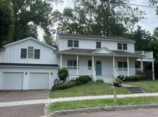 128 S Cove Rd, Burlington, VT 05401