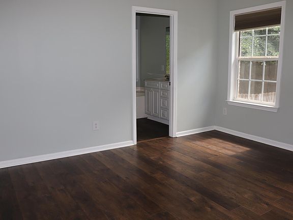 5th image of 823 Willet Ct
