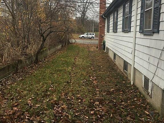 4th image of 1268 Washington St