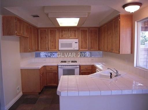2nd image of 10085 Flagstaff Butte Ave