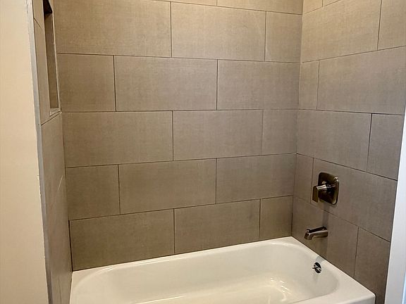 5th image of 2976 National Ave #3