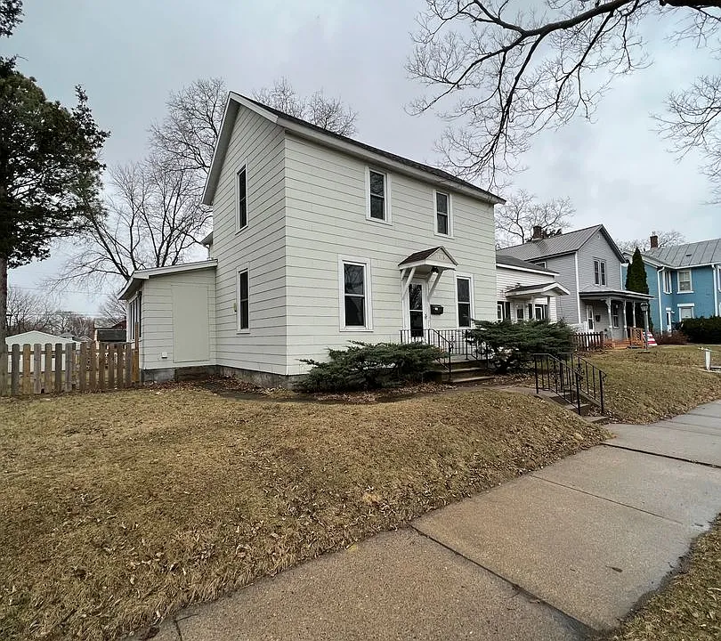 1326 Mississippi St
