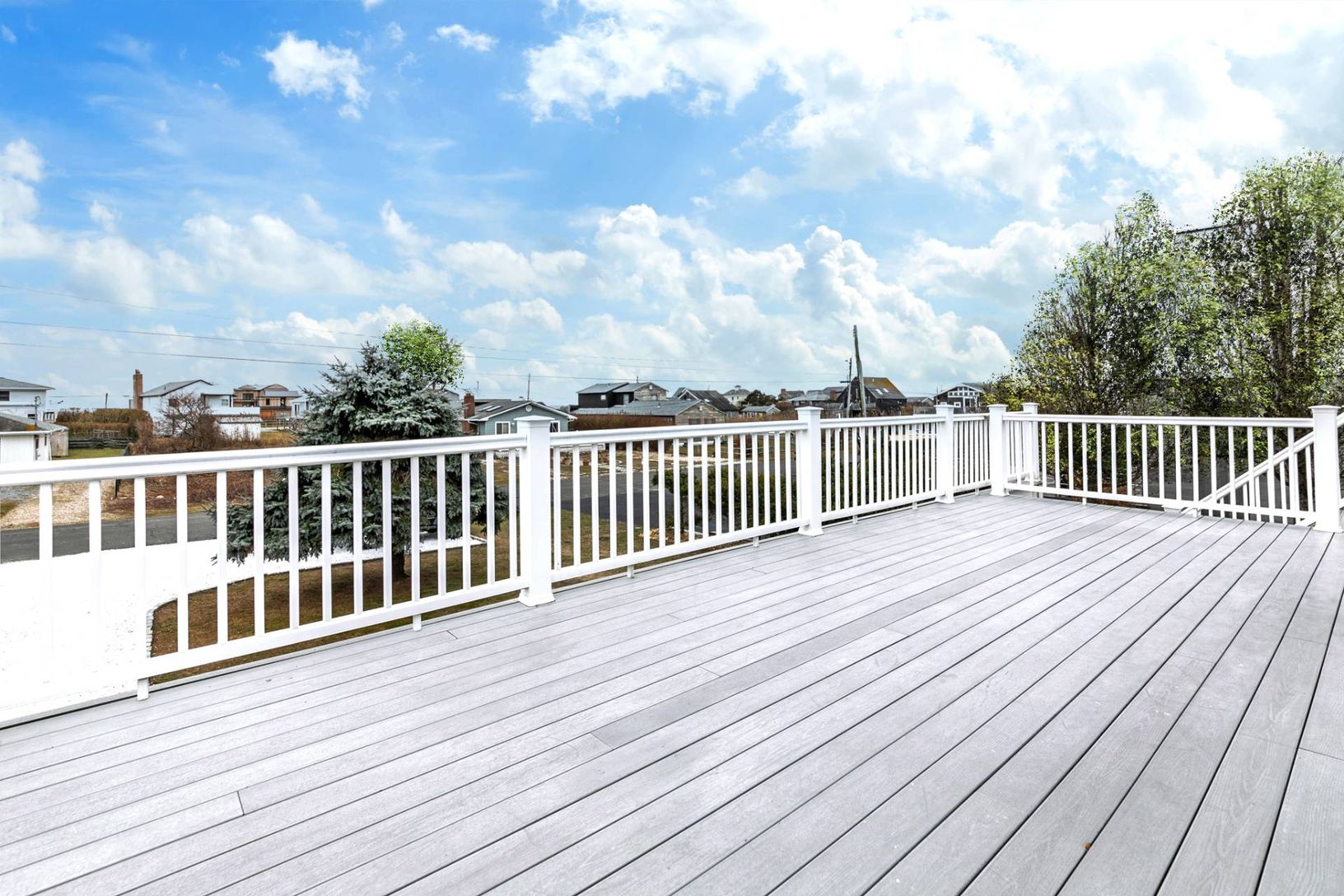  Southern facing deck off Great Room