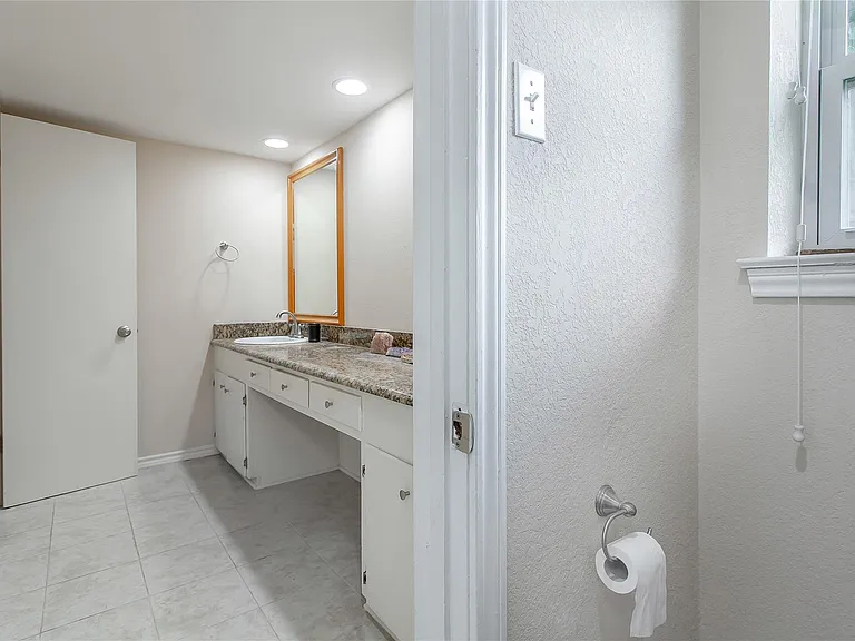 1428 Dumont Dr — Photo 21