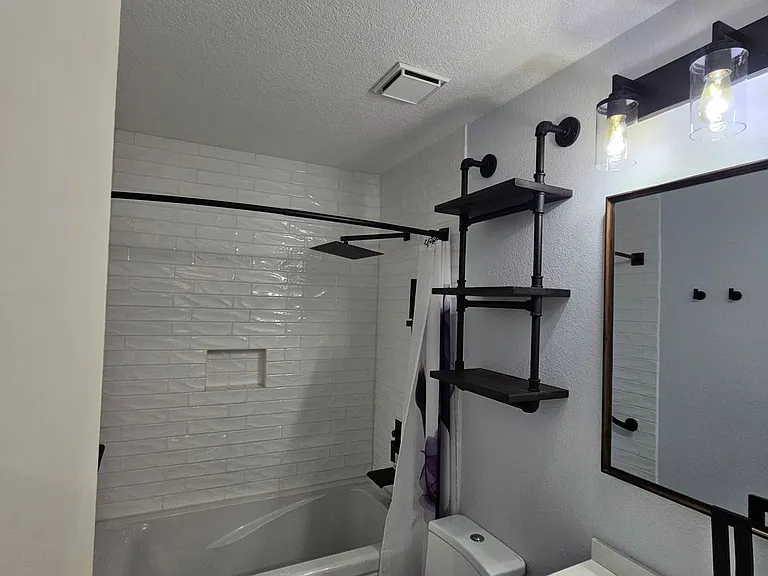 1402 Sheppard Ln — Photo 30