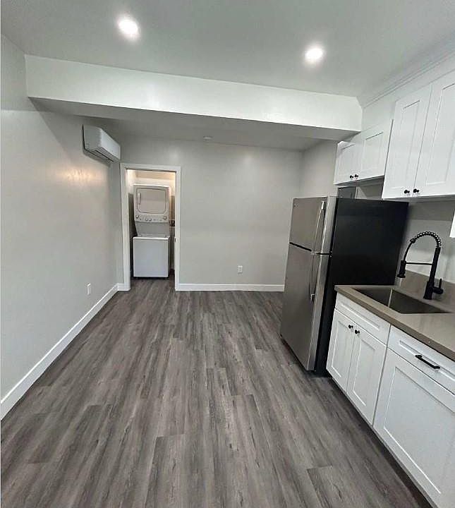 2nd image of 4150 Wabash Ave #6