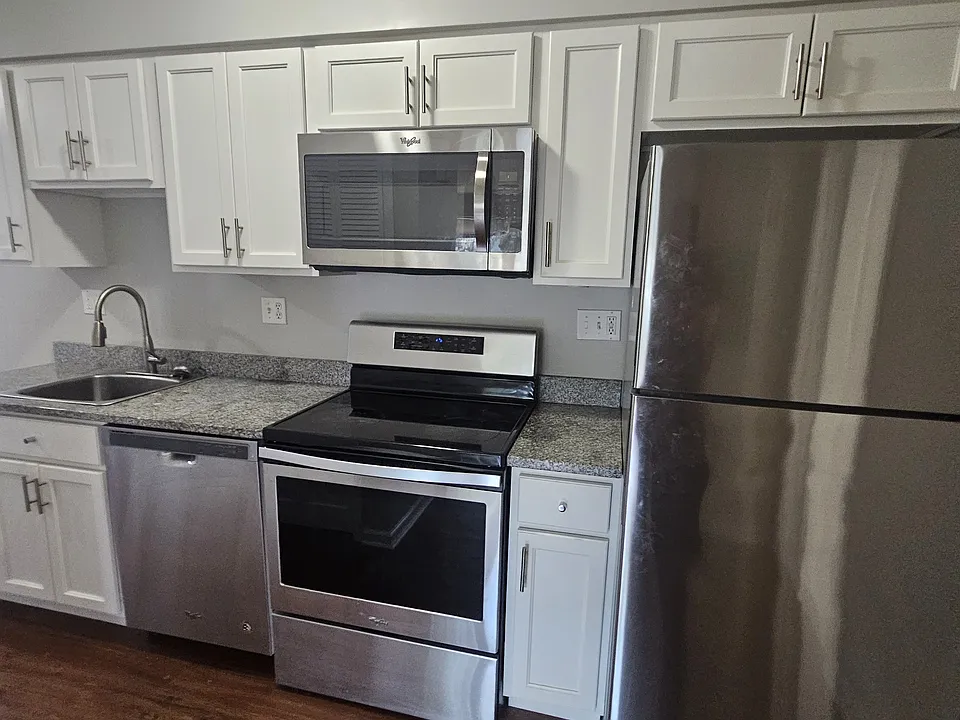 204 Cherry St #12B