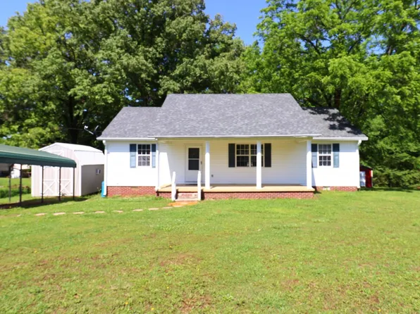 338 Kirkpatrick Dr, Selmer, TN 38375