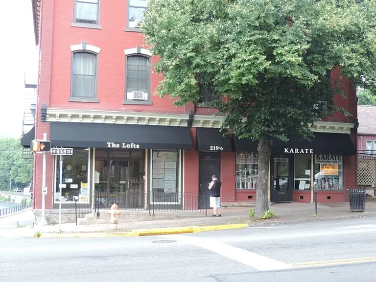 219-221 W High St — Photo 3