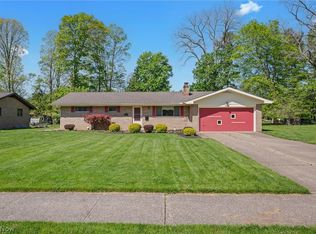 5108 Evergreen Dr, North Olmsted, OH 44070