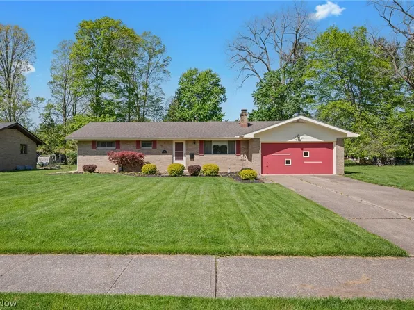 5108 Evergreen Dr, North Olmsted, OH 44070