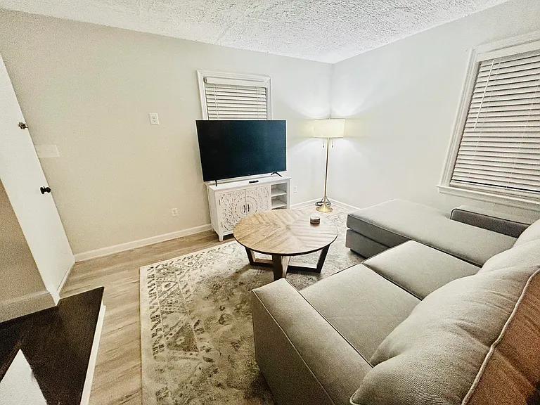 1621 Brandon Ave SW #A — Photo 4