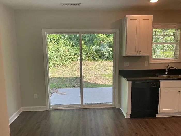 3 bed, 2.5 bath, 1260 sqft, $1,495 — Photo 4