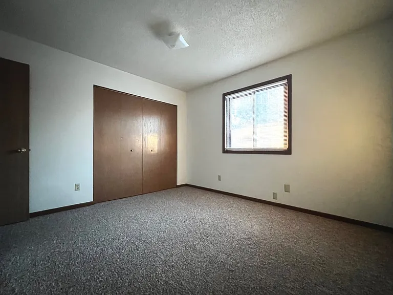 1057 Apple Ave — Photo 8