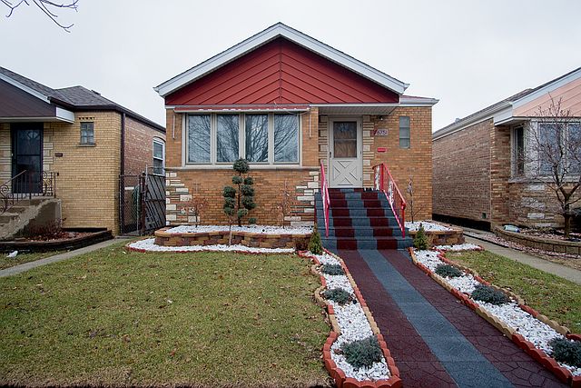 1st image of 6751 S Kolin Ave