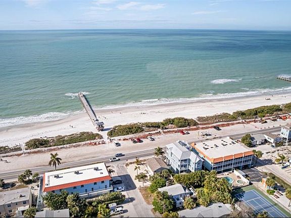 4th image of 903 Gulf Dr S