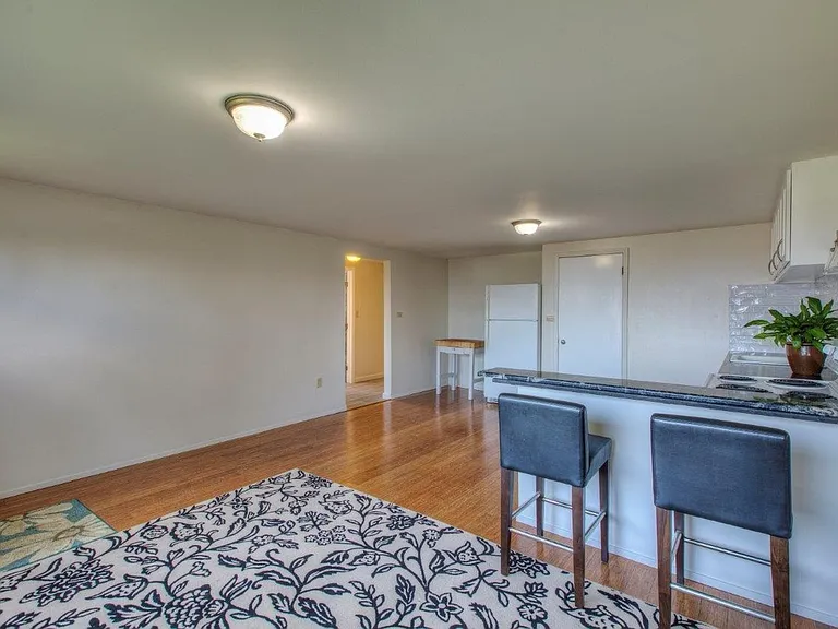 22601 18th Ave S #B — Photo 4