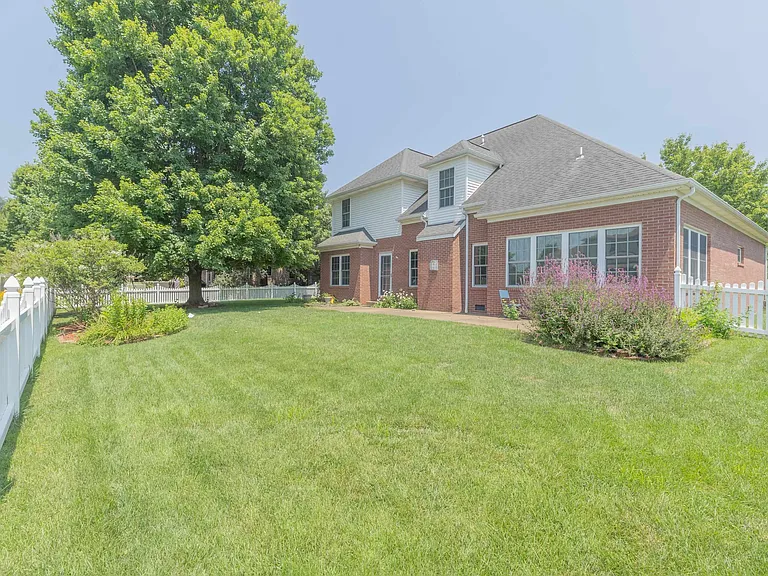 4595 Prescot Dr — Photo 33