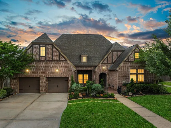 9802 Luna Springs Ln, Cypress, TX 77433