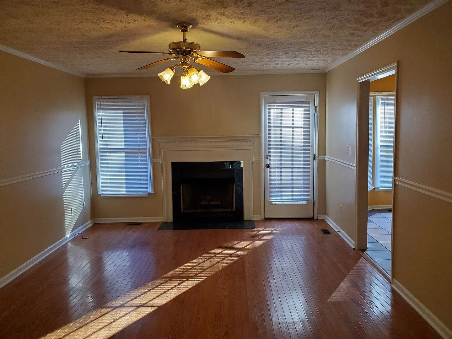 144 Hawksworth~ Starwood — Photo 2