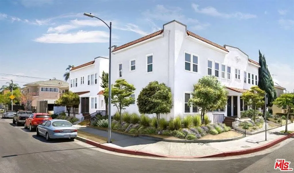1 bed, 1000 sqft, $999 — Photo 1