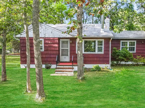 68 Shore Road, Hampton Bays, NY 11946