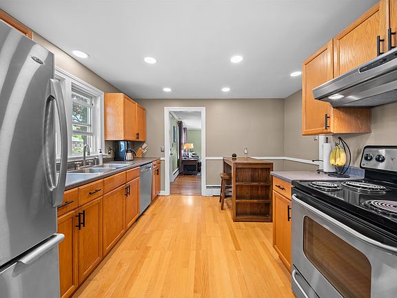2nd image of 30 Sheffield Road
