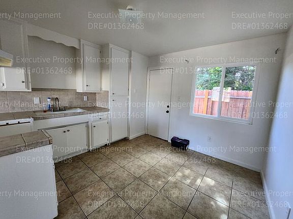 4th image of 401 Niles St APT C