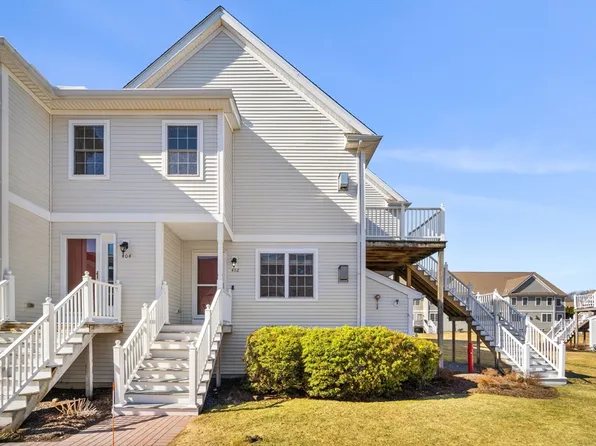 402 Tamarack Ln #402, Abington, MA 02351