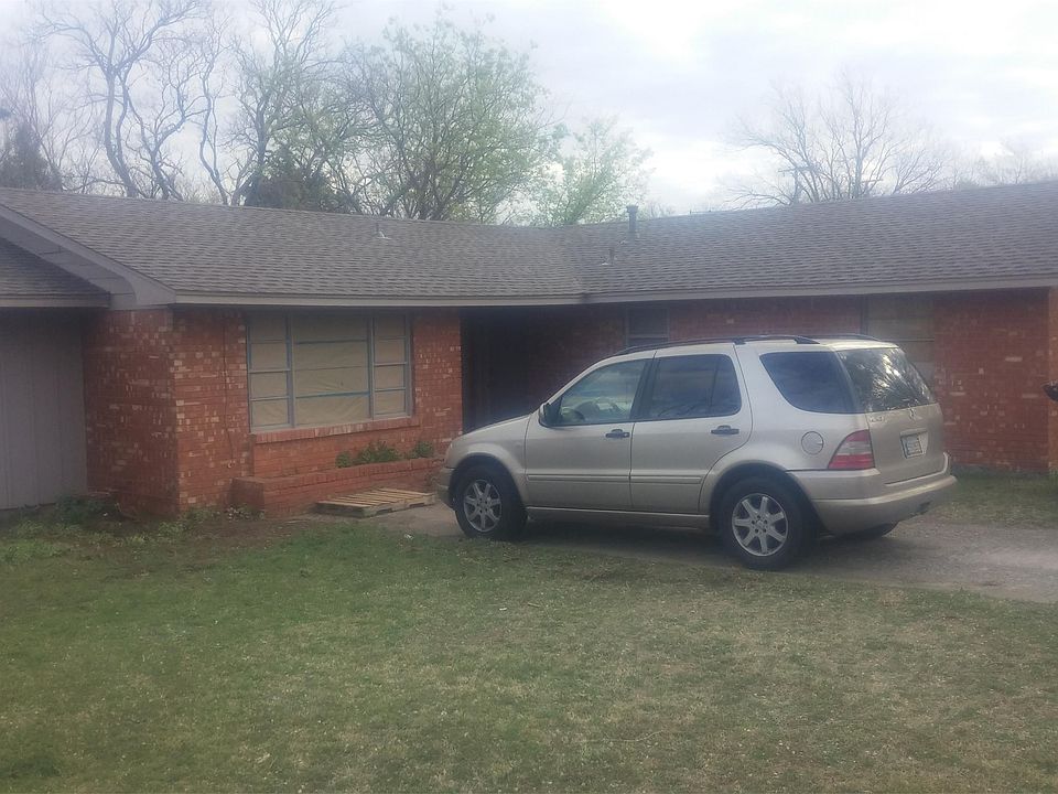 1st image of 1829 NE 25th St