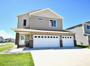 5995 58th St S, Fargo, ND 58104