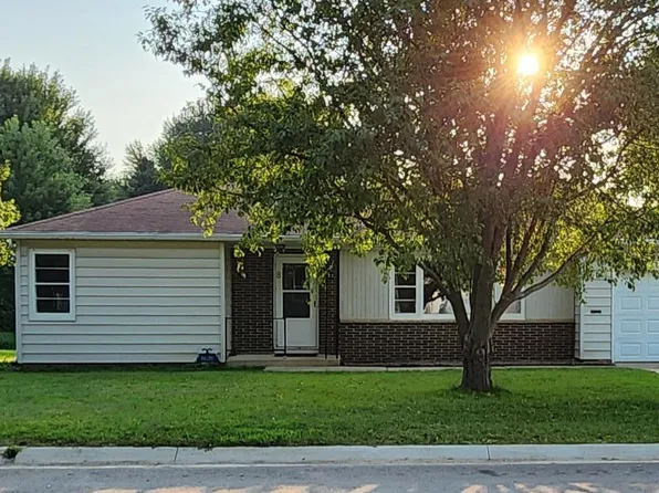 8 12th Ave SE, Oelwein, IA 50662
