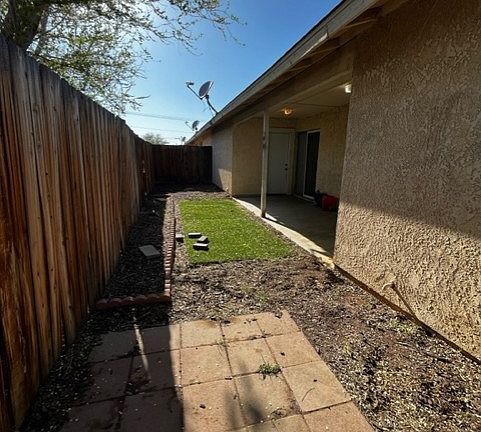 Private fenced rear yard