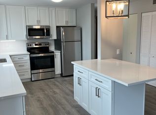 854 Lee St #403, Des Plaines, IL 60016