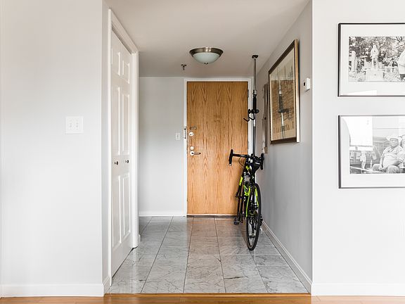 5th image of 147 Kelton St APT 404
