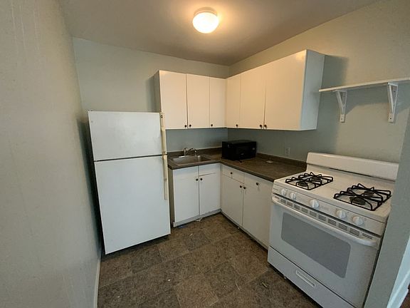 5th image of 2933 N Calvert St #2F