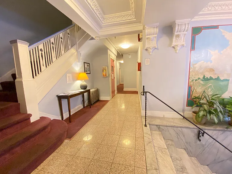 360 Hyde Street — Photo 12