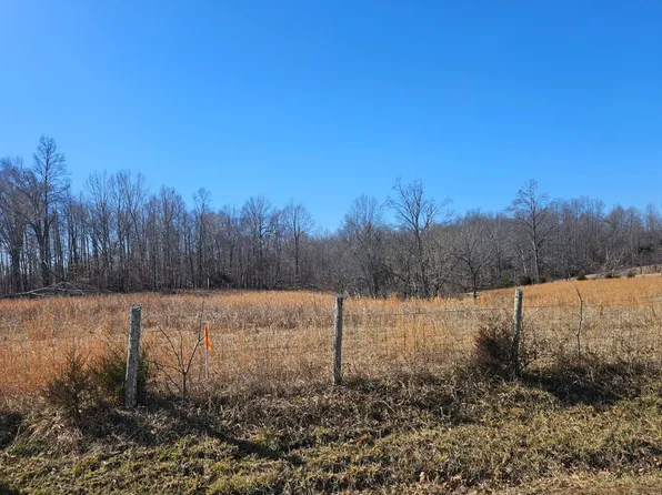 7 Sadlers Chapel, Red Boiling Springs, TN 37150