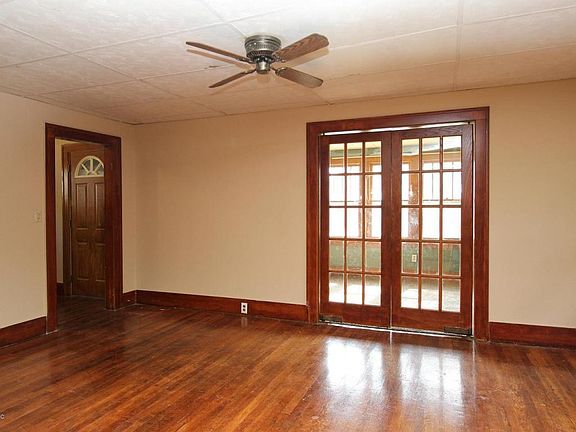 5th image of 2649 Charlesgate Ave SW