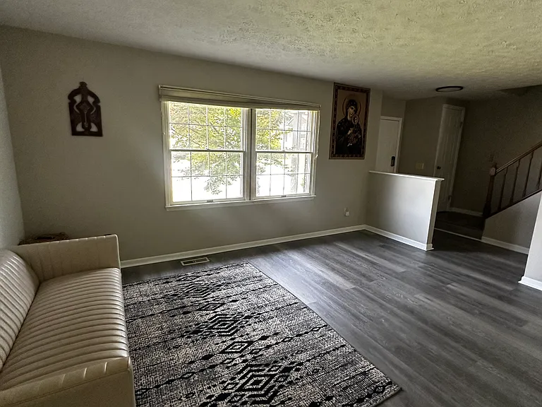 208 Assisiview Ct — Photo 5