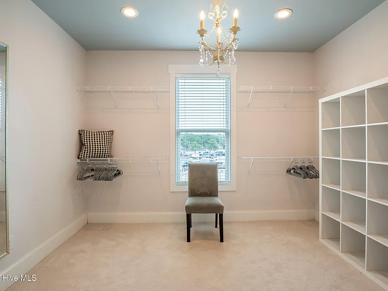 200 Annie Dr — Photo 13