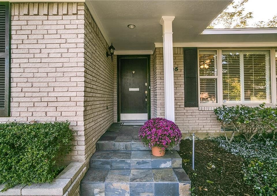 2nd image of 4305 Briar Creek Ln