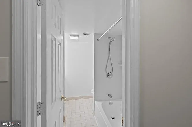 10652 Quarterstaff Rd — Photo 39