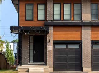 933 Robert Ferrie Dr, Kitchener, ON N2R0P9