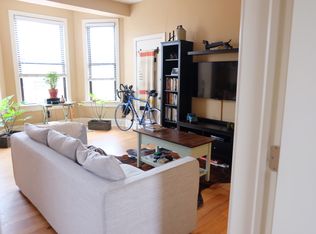 1112 W Armitage Ave #3F, Chicago, IL 60614