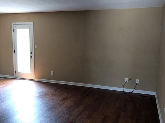 2nd image of 1731 Thistlewood Dr